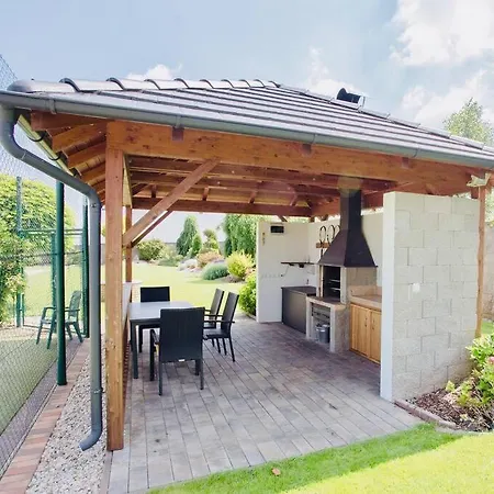 Villa Luxury Near Prague With Pool And Tennis Court Čestlice