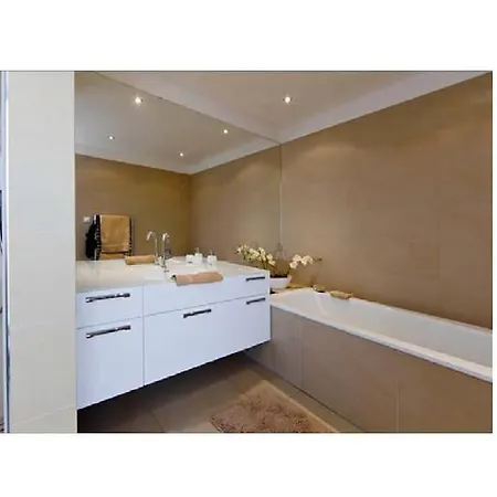 Luxury Near Prague With Pool And Tennis Court Vila