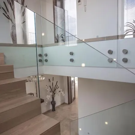 Luxury Near Prague With Pool And Tennis Court Villa Čestlice